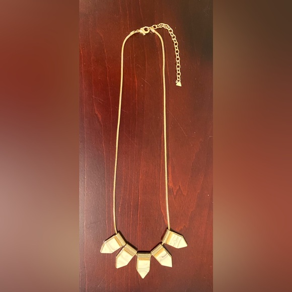 Geometric necklace - Picture 2 of 5